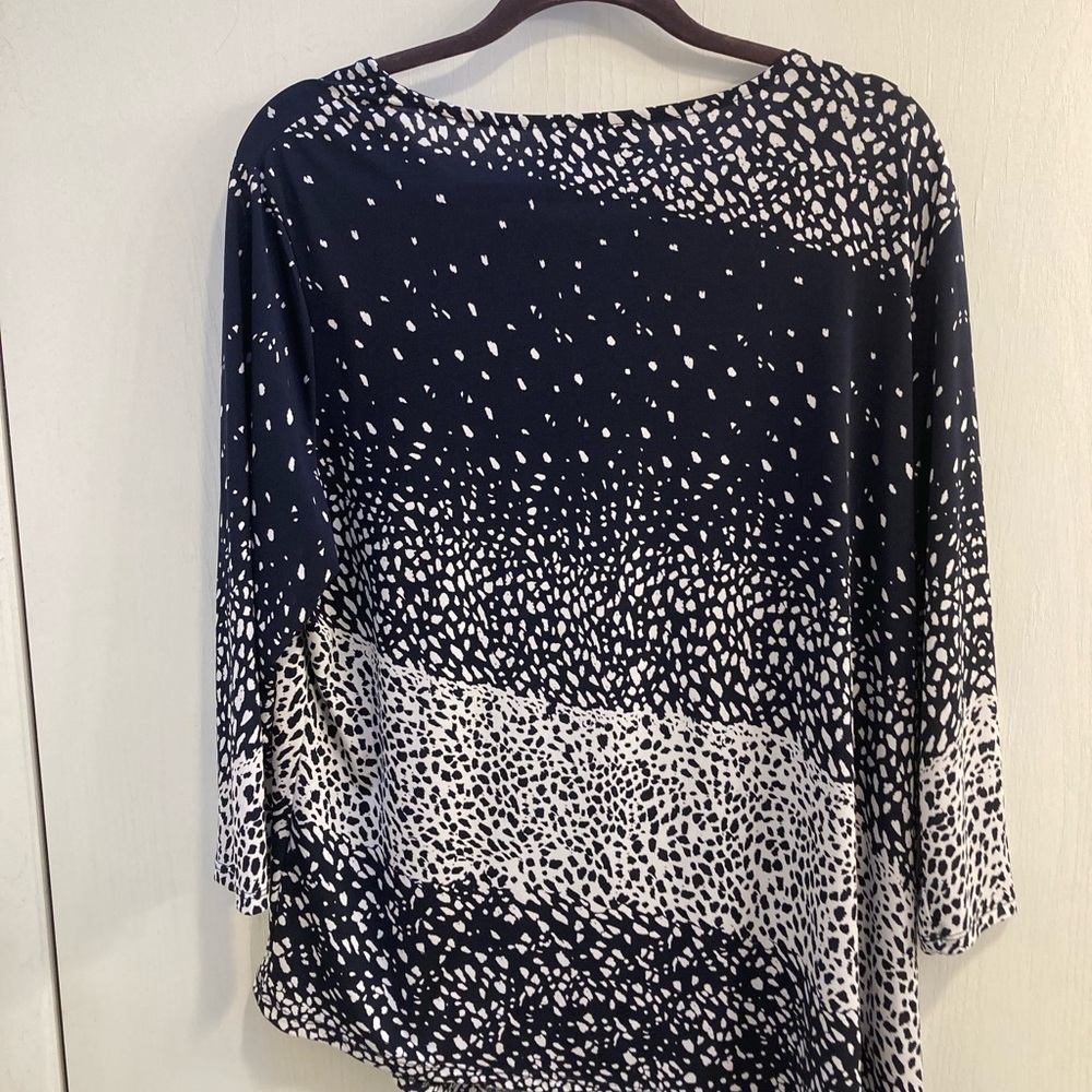 Chico’s Easy Wear Asymmetrical Hemmed Top